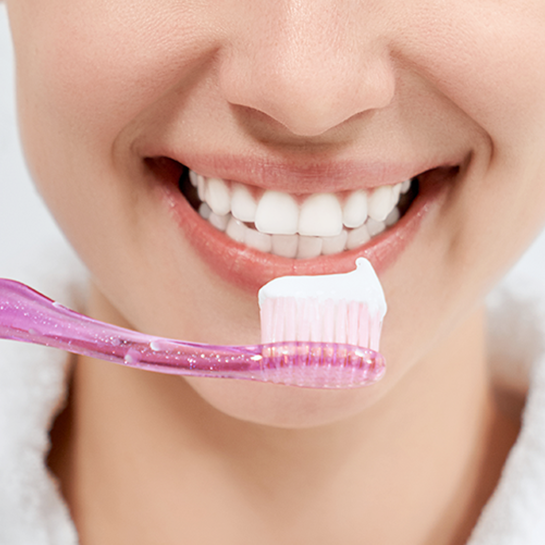 Use the ClassicGold toothbrush for clean and healthy teeth.